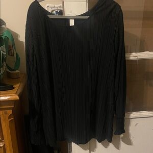 Ava & Viv Elegant Black Pleated Blouse